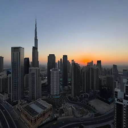 Paramount Tower Hotel And Residences With Infinity Sky Pool Dubai Exterior photo