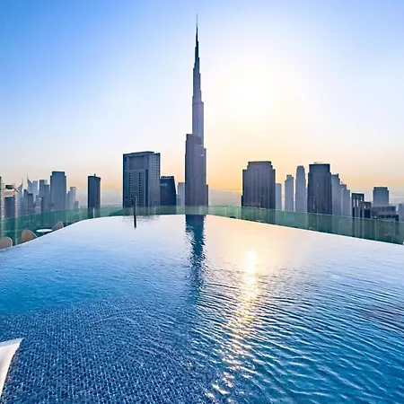 Paramount Tower Hotel And Residences With Infinity Sky Pool Dubai Exterior photo